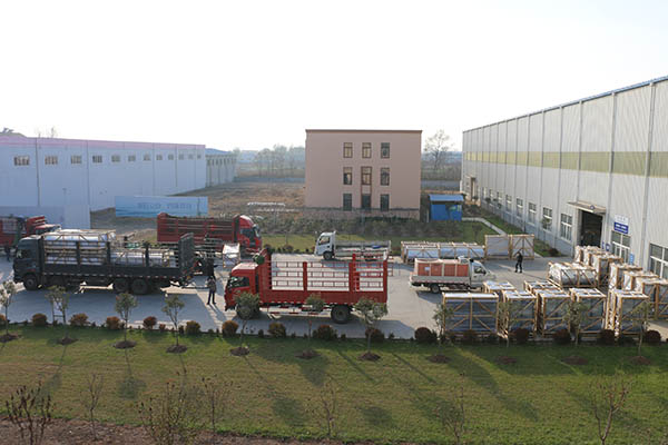 Picture of display cabinet factory1